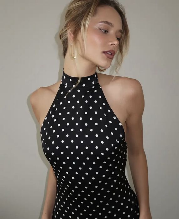 Коктельне плаття з відкритою спиною. Міні плаття. Плаття у горошок