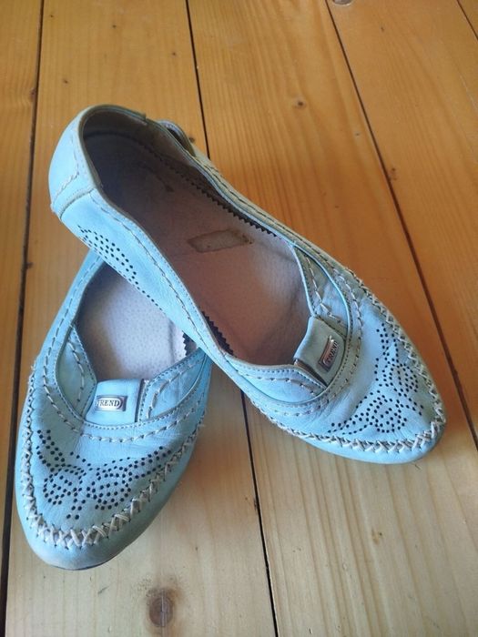 Відам задарма взуття. Розмір 36