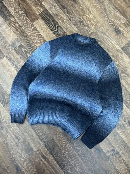 Фейдовий градієнтний светр