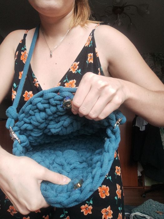 Torebka na szydełku kobaltowa niebieska rękodzieło sznurek