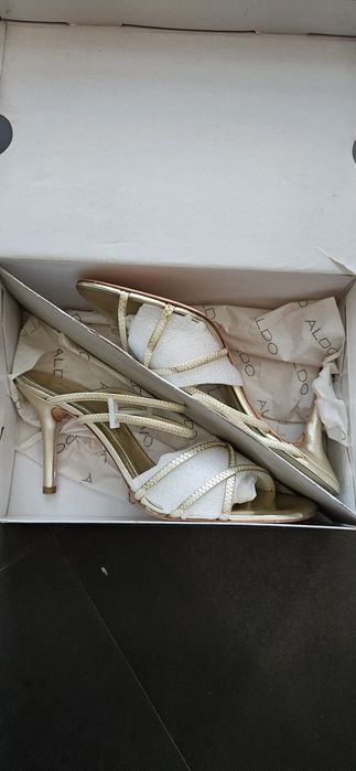 Sandálias cerimónia douradas