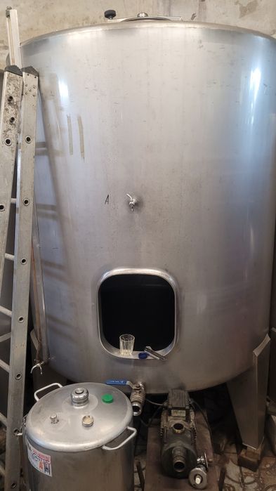 3 Cubas de inox 3000L e 3 de 1000L. AISI 316