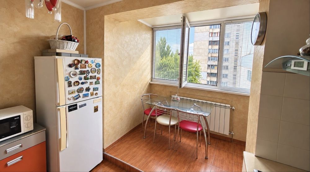 Продам 1 к.кв. 5/9 S-37м2. на Алексеевке ( Класс )