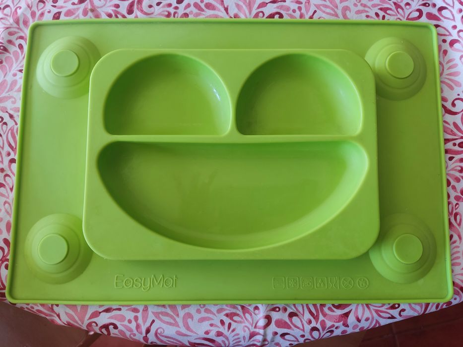 Prato silicone com ventosas