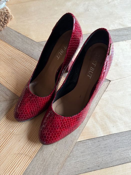 Buty Best but ,czółenka  bordo na słupku rozm.39