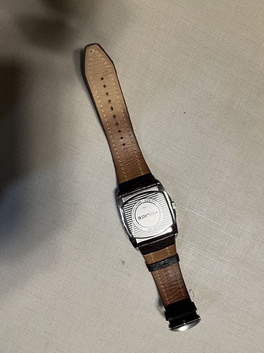 Relogio castanho cronografo