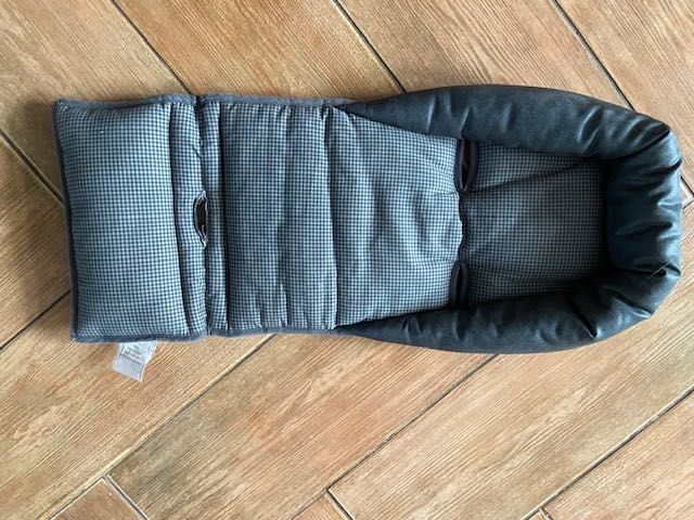 Wkładka ochronna do fotelika samochodowego dla niemowlaka