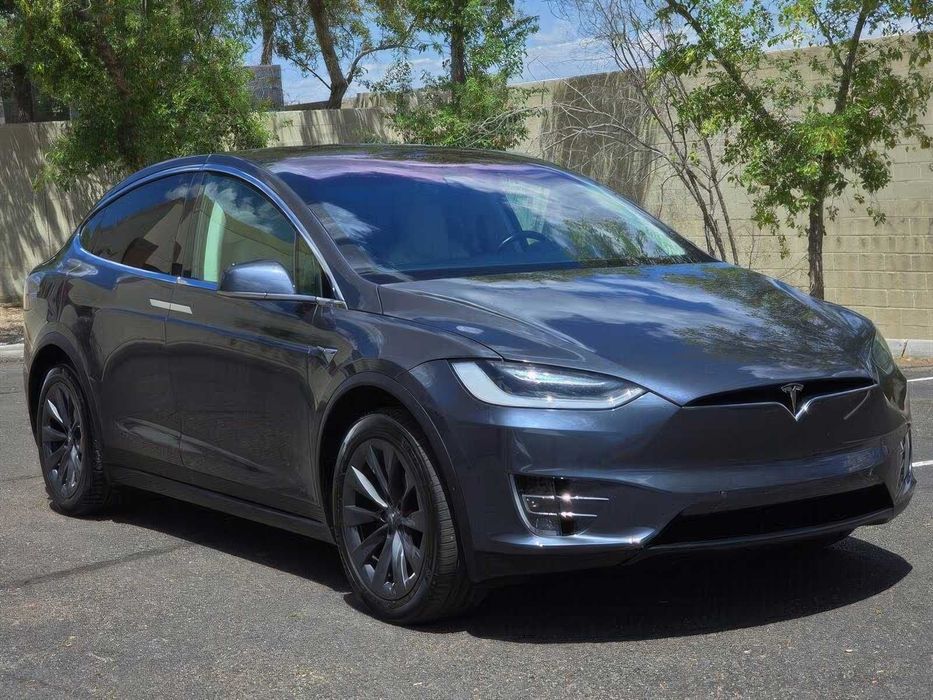 Tesla Model X 75D      2018