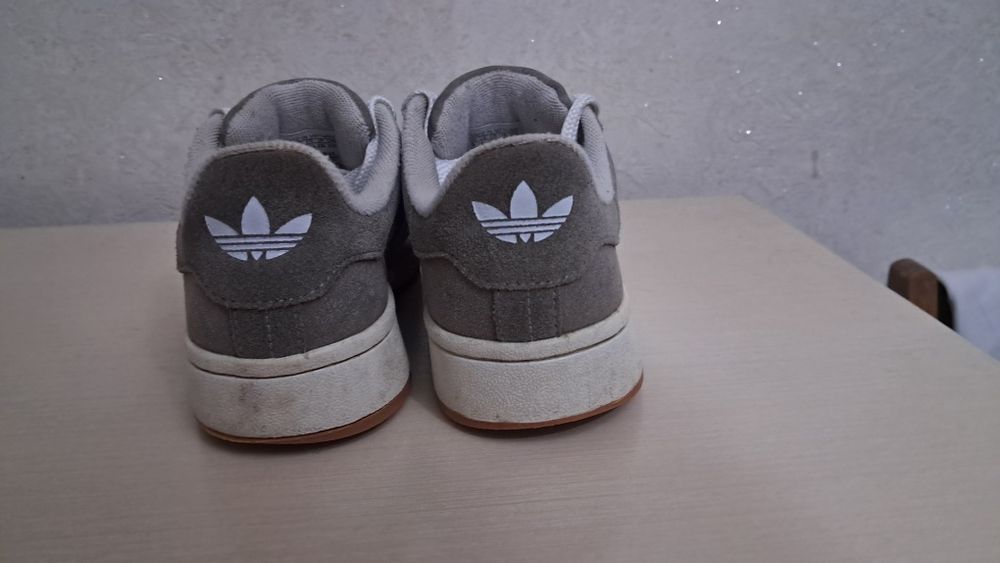 Продам Кросівки Adidas