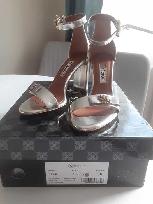 skórzane srebrne sandałki Neścior 36