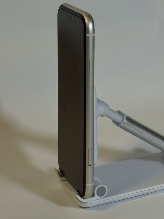Apple iPhone 11  (128 GB  White)