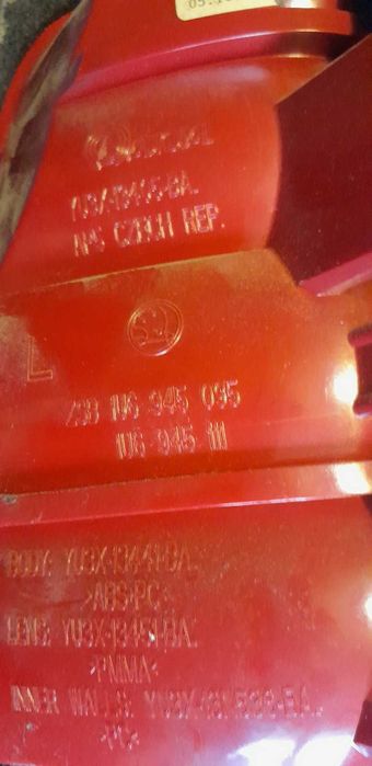 Lampa tylna prawa lewa prawy lewy tył Skoda Octavia 1 wkład Hatchback