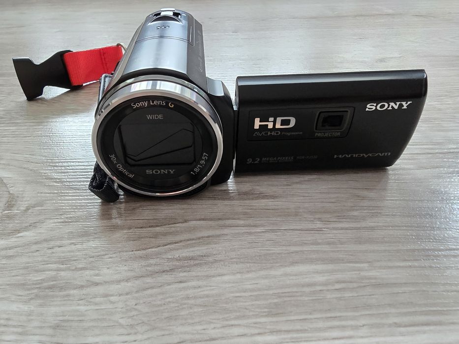 Kamera Sony HDR-PJ530E z projektorem