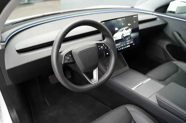 Tesla model 3 2024