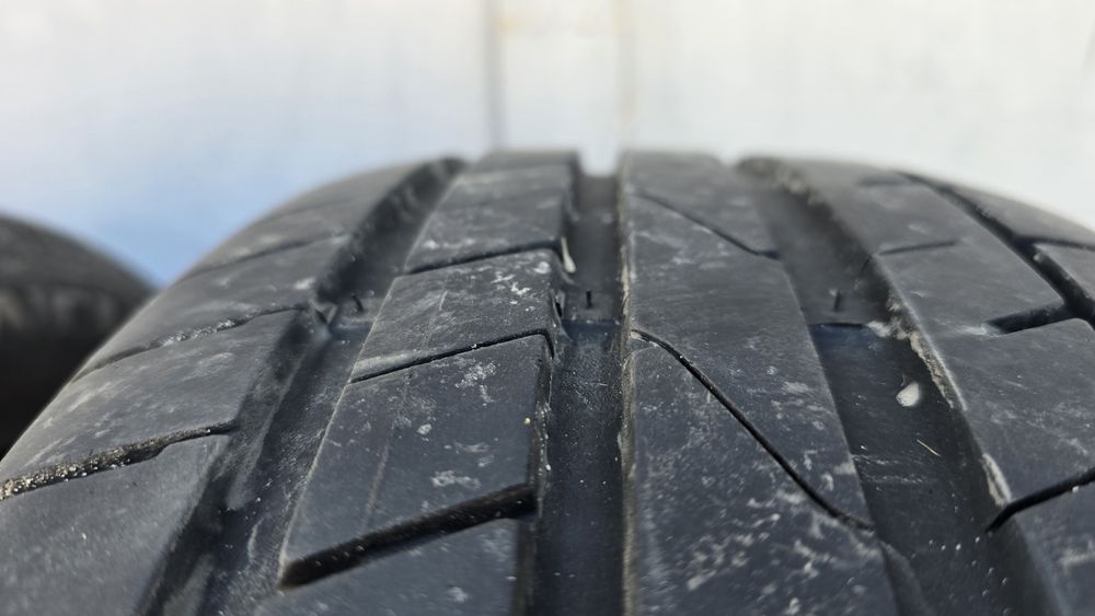 Шини літо  215 60 R17 2025 року, майже нові Starmaxx Incurro