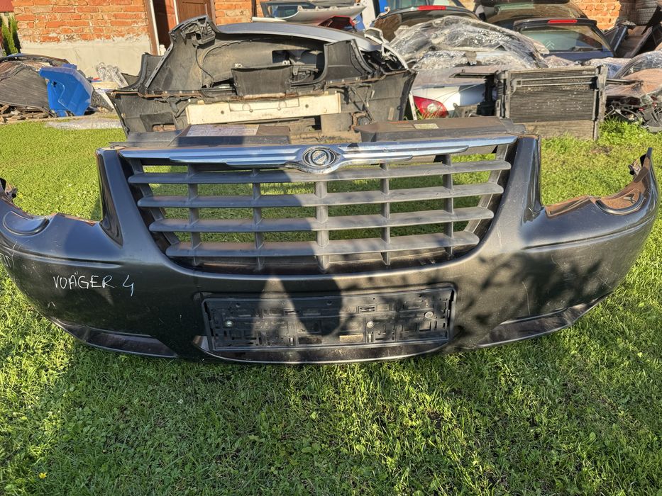 Бампер передній Chrysler Voyager 4 (05-07)