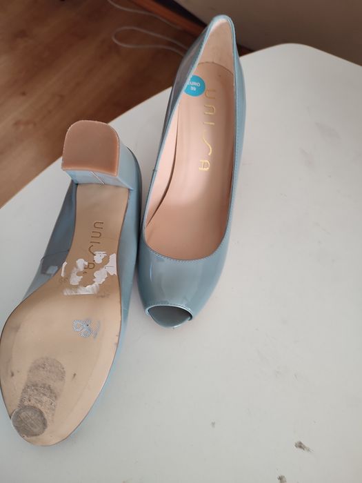 Czółenka Unisa rozmiar 39