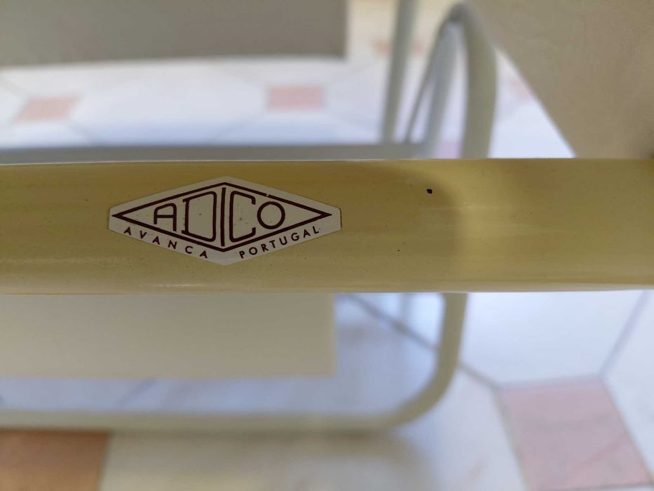 Estética - 2 cadeiras e 2 marquesas - em pele verdadeira