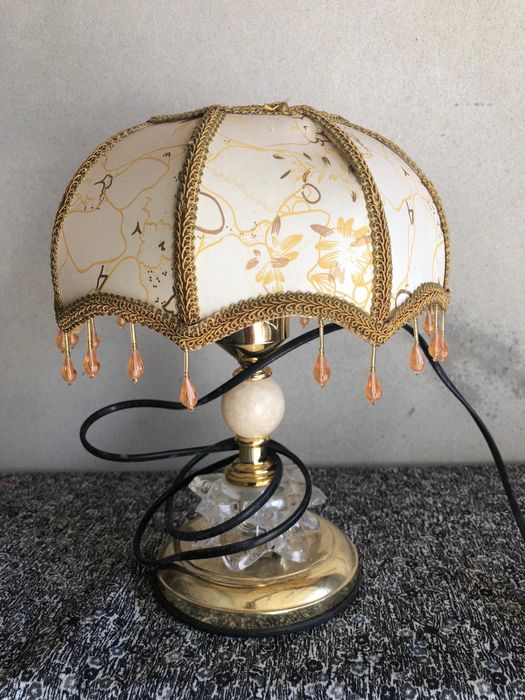 Candeeiro com abajur antigo