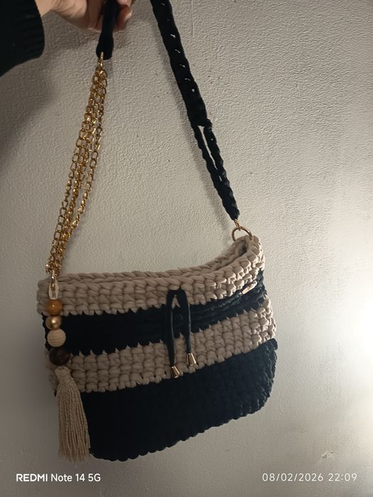 Bolsa linda em trapilho