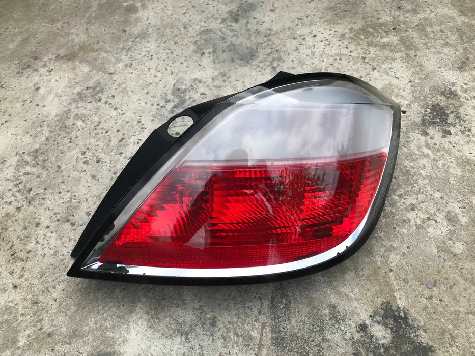 Задні стопи Opel Astra H хетчбек дорестайл