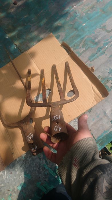 Вила, бармаки та лопати