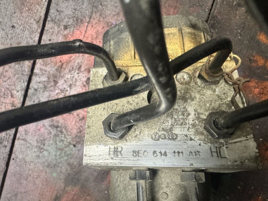 Блок abs 8e0614111AB passat b5 пасат б5 абс