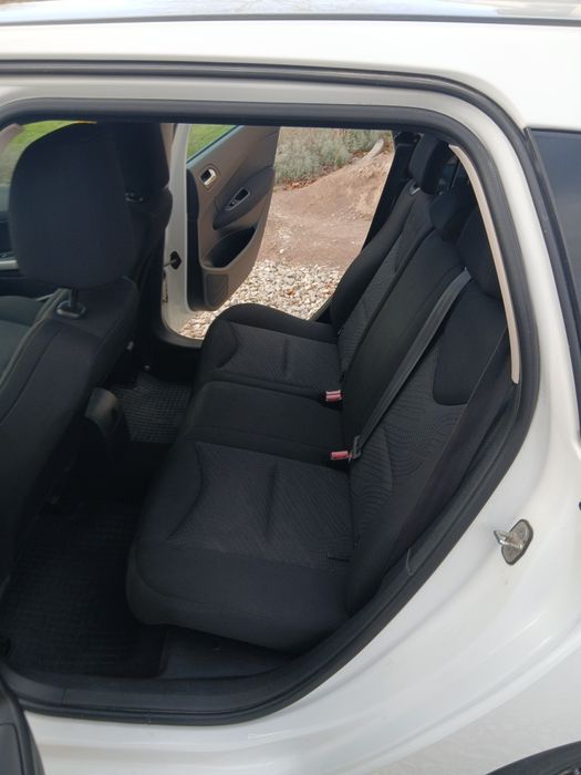 Пежо 308 sw 2011 року