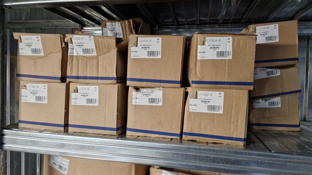 Śruba imbusowa M 16x70 DIN 912 (ISO 4762) kl. 12.9 czarne , promocja