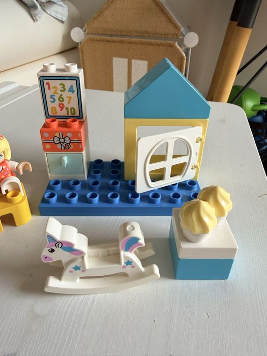 Set LEGO Duplo com temática de escola