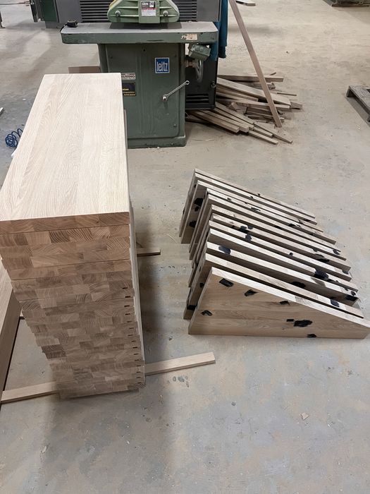 Schody, stopnie z litego dębu. Stopień 1100x300x40 mm.Trepy z dębu