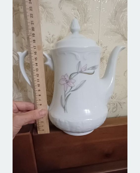 Продам неповний фарфоровий чайный сервіз