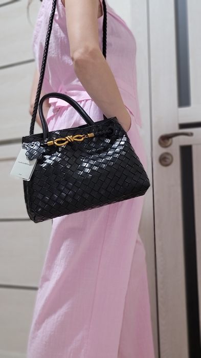 Черная в стиле Bottega Veneta