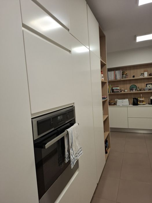 Cozinha MOB em excelente estado | Silestone + Eletrodomésticos Electrolux