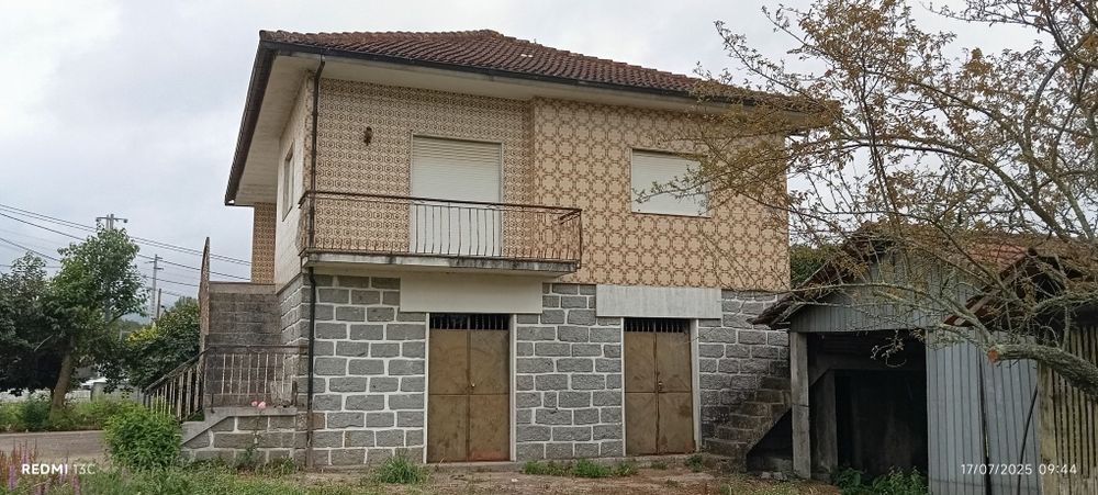 Moradia V3 em calvelo ponte de lima