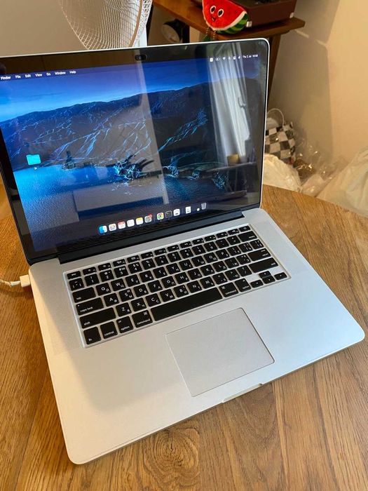 MacBook Pro 15" (2015) | 16 GB RAM | 256 GB SSD | Bardzo dobry stan