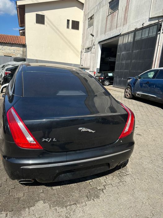 Jaguar XJL para peças