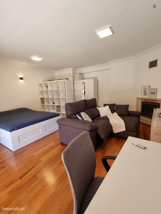 Quarto - localizado em Valongo Porto