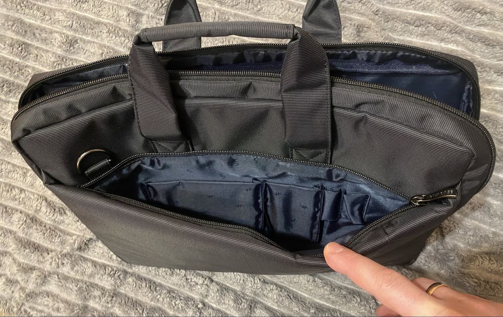 Сумка для ноутбука RivаCase 8231/ 15.6 / Black