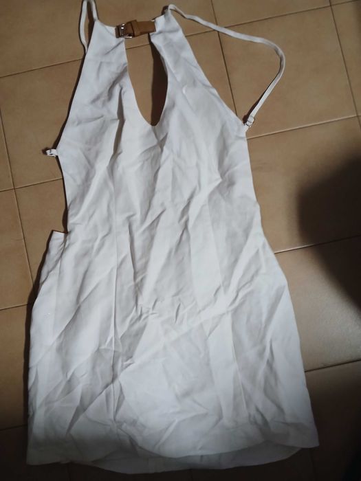 Vestido branco de alças (não tem etiqueta de tamanho mas deve vestir S)