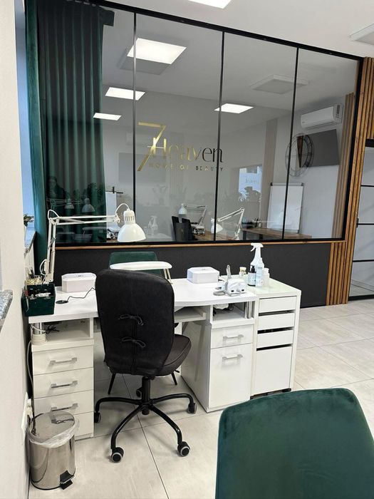 Wynajem stanowiska do  manicure w salonie