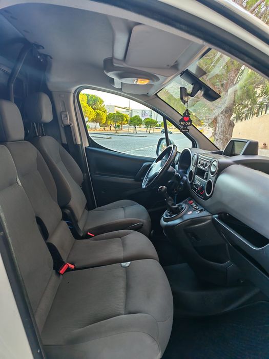 Peugeot Partner 1.6 hdi  3 lugares ( 2014 )