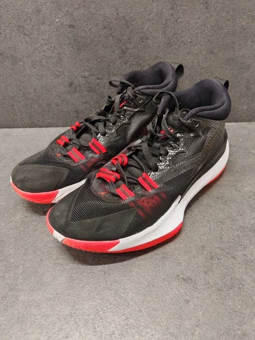 Nike air Jordan Zion r. 43