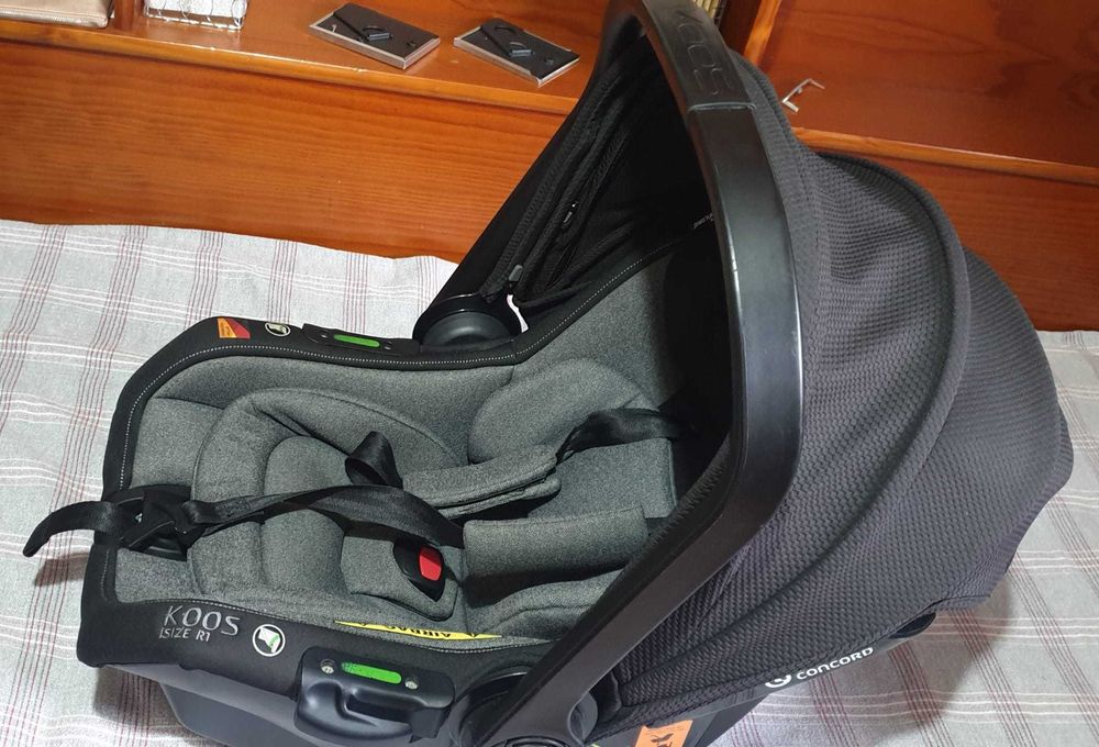 Carrinho Mum + alcofa + babicoque  +  base isofix Jané