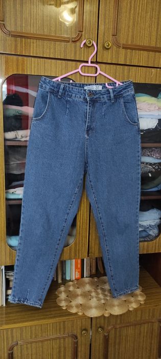 Продаю джинсы ,,мом,, б/у в отличном состоянии, размер L. 450грн