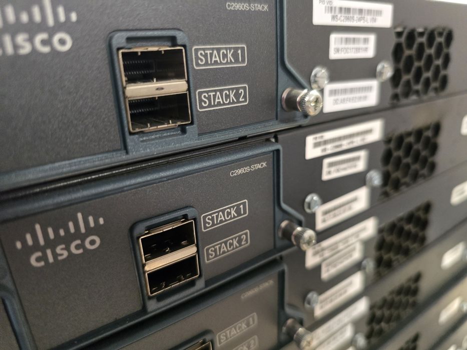 Cisco WS-C2960+24PC-S with stacking module and cables64584614449921121