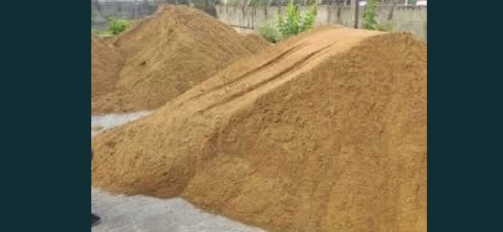 Песок мытый и горный с бесплатной доставкой. щебень.