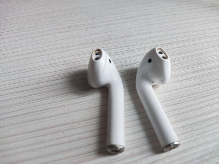 Apple AirPod на запчатини