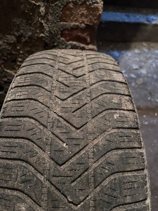 Резина R15 195/60/15( зима 2шт різні, літо комплект 4шт
