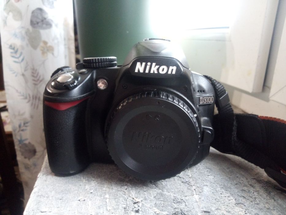Nikon D3100 body